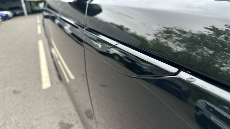 Land Rover Range Rover Velar 2.0 P250 R-Dynamic SE 5dr Auto Petrol Estate